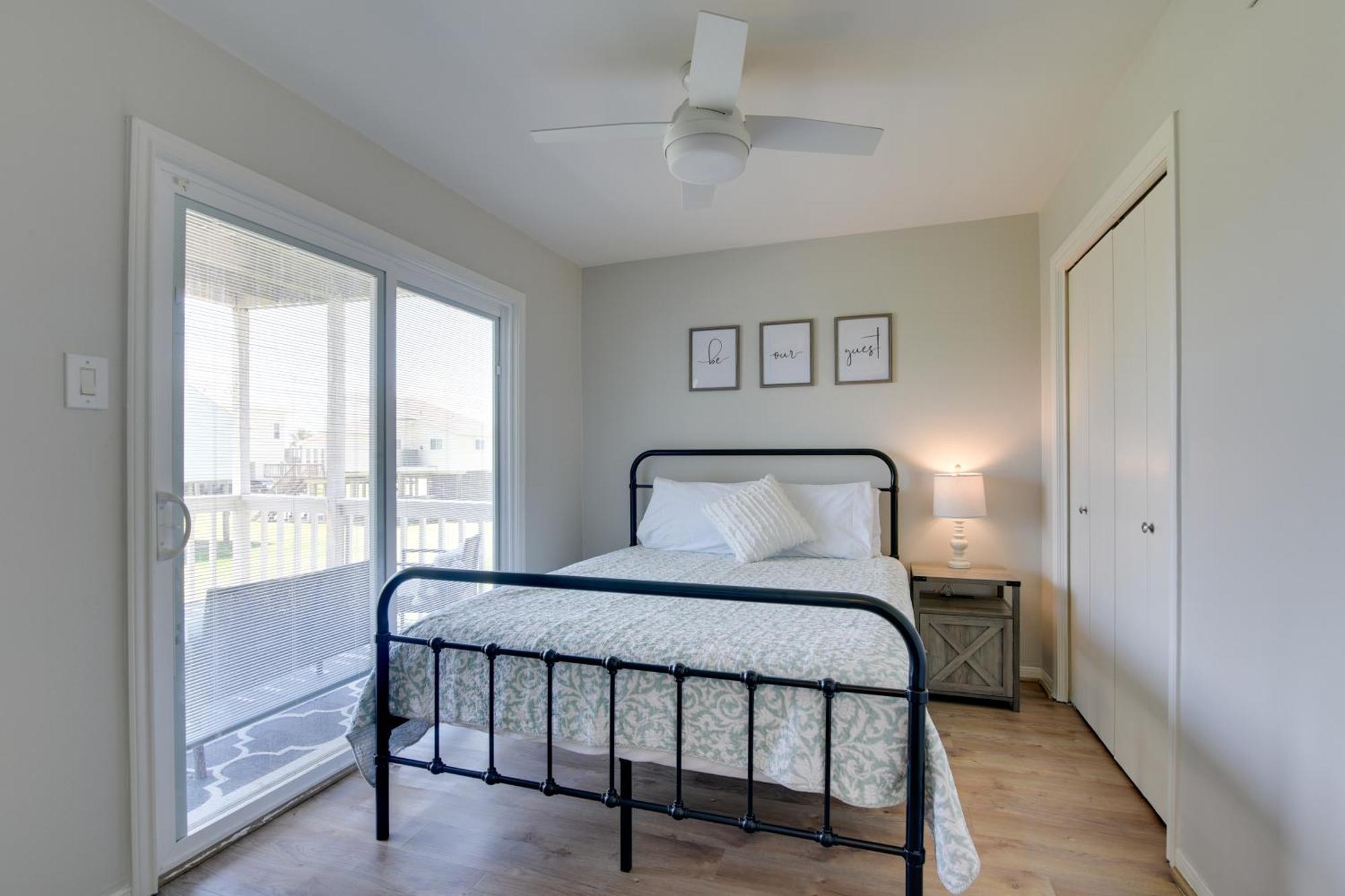 Galveston Townhome With Balconies Walk To Beach! Eksteriør billede