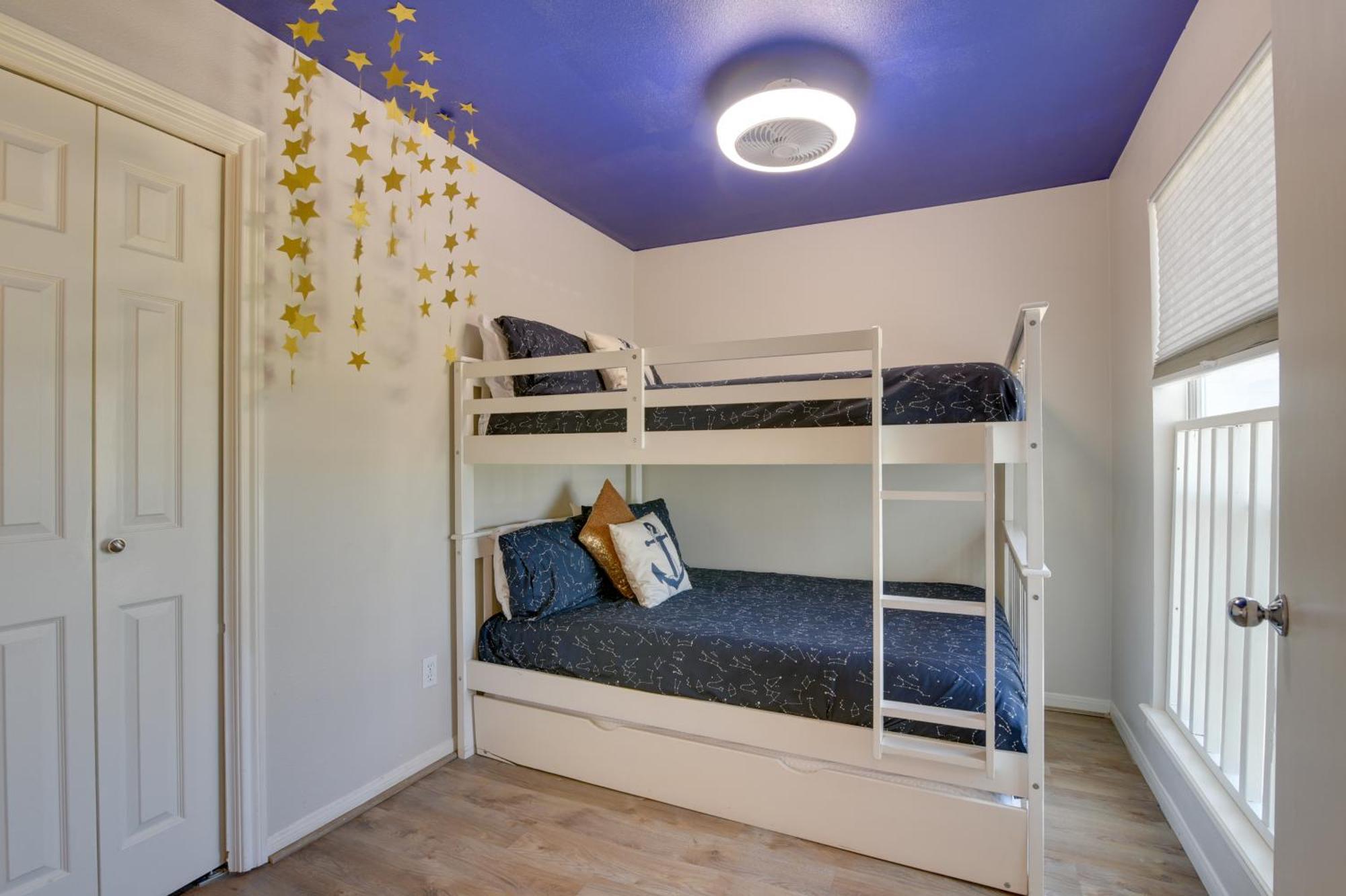 Galveston Townhome With Balconies Walk To Beach! Eksteriør billede