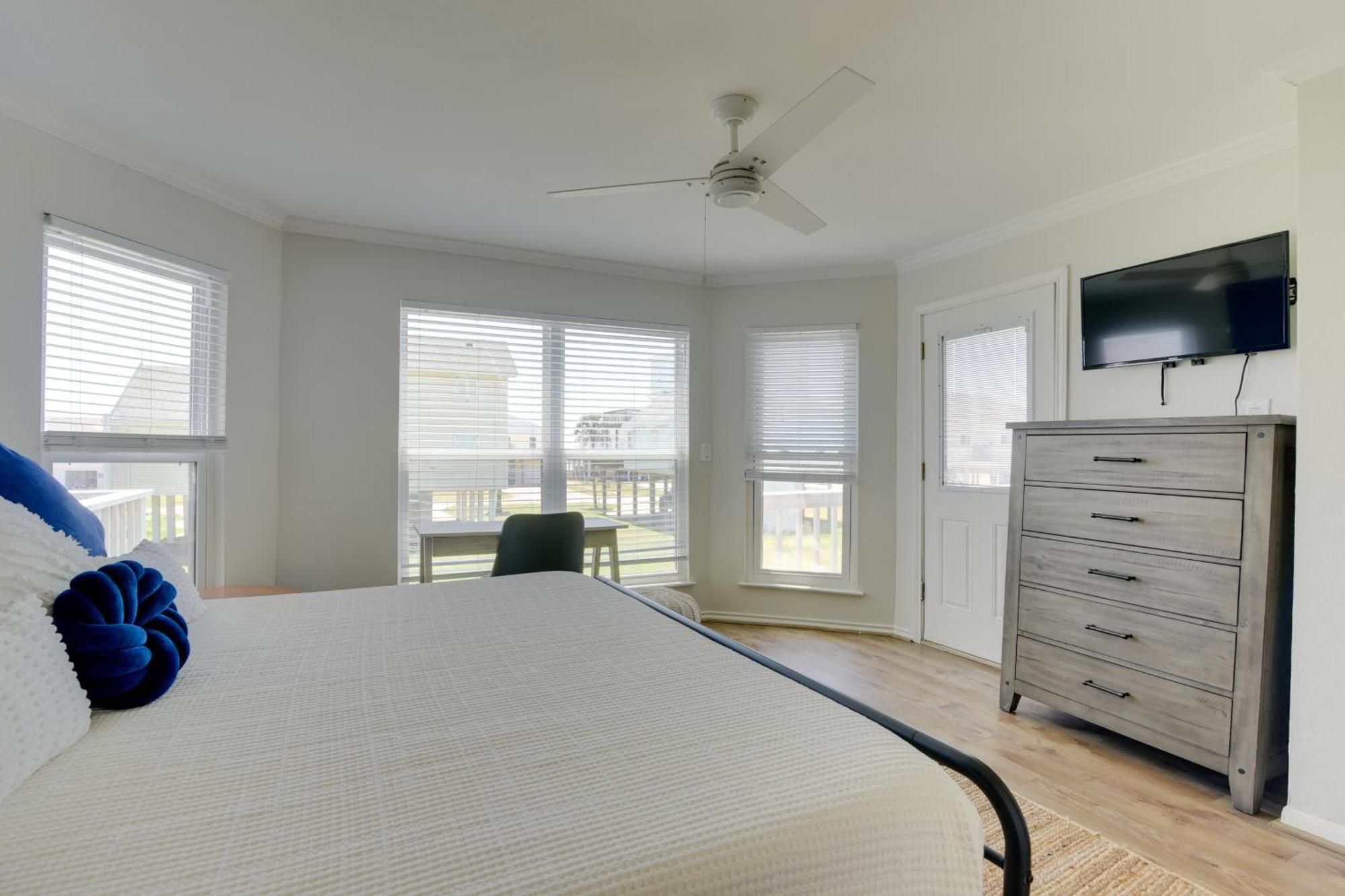 Galveston Townhome With Balconies Walk To Beach! Eksteriør billede