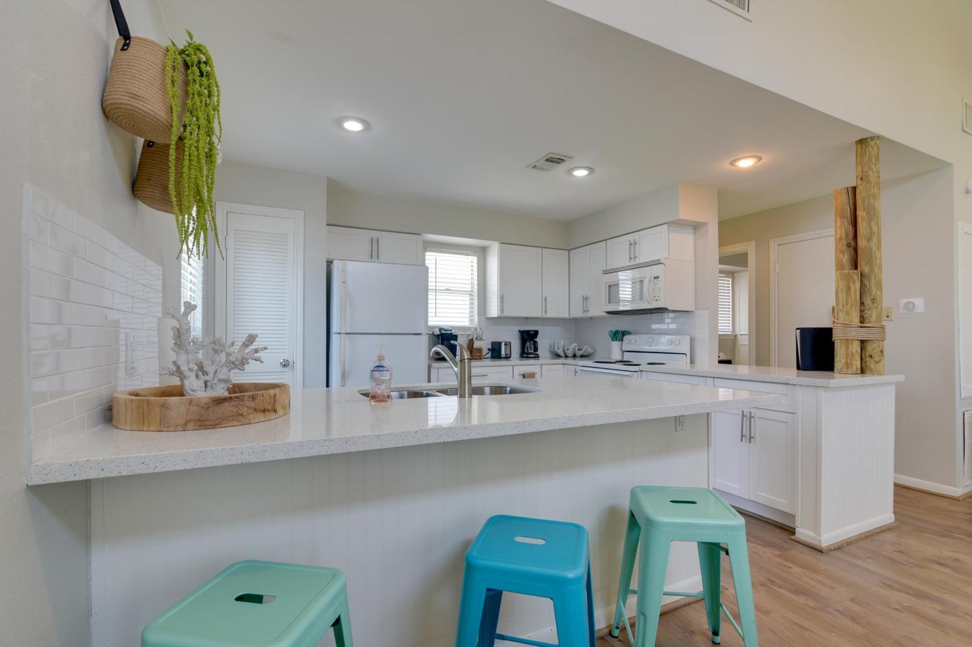 Galveston Townhome With Balconies Walk To Beach! Eksteriør billede